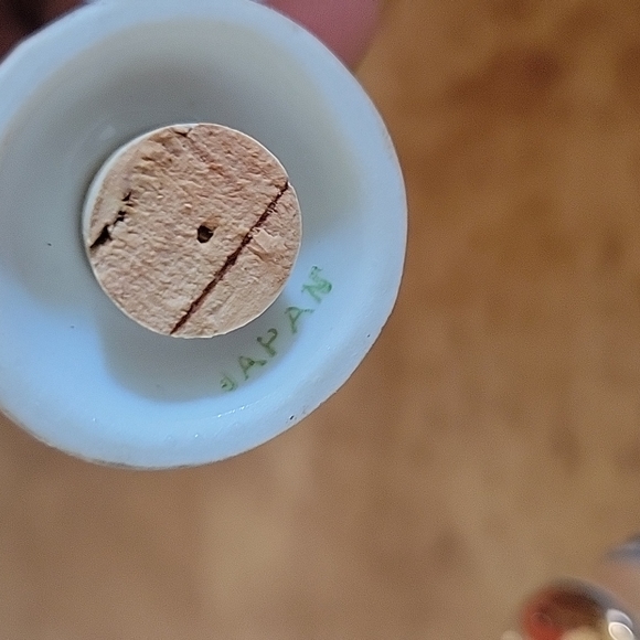 Vintage Salt and Pepper Shakers Lusterware - Picture 8 of 8